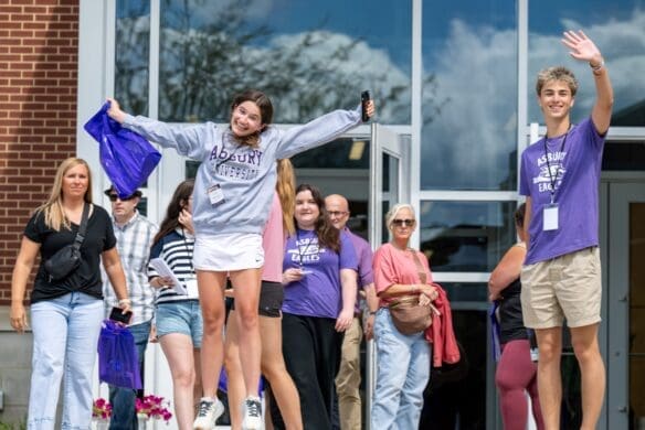 Asbury University Eagle Days students cheer