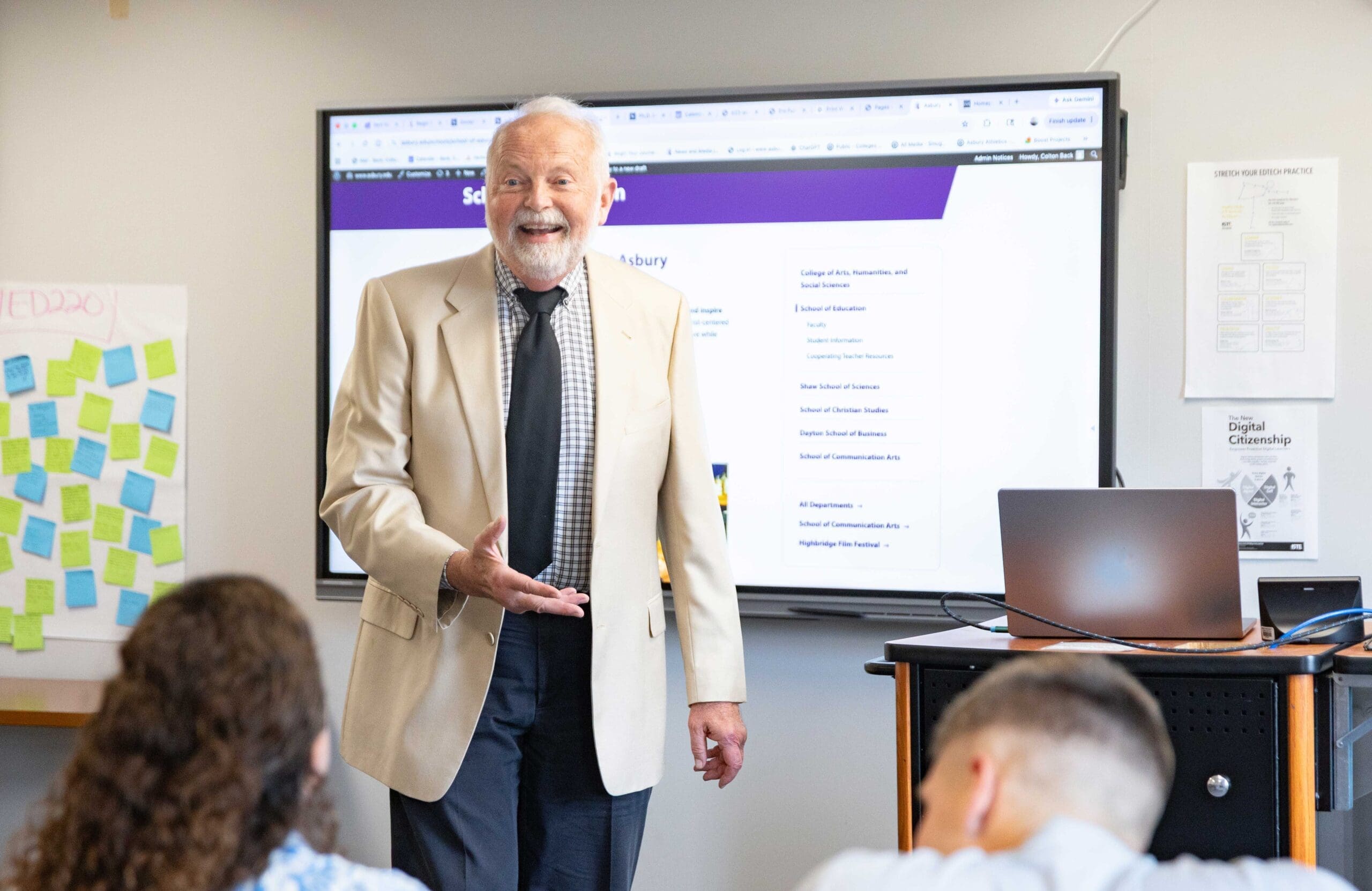 Asbury School of Education professor Tim Crook teaching to students.