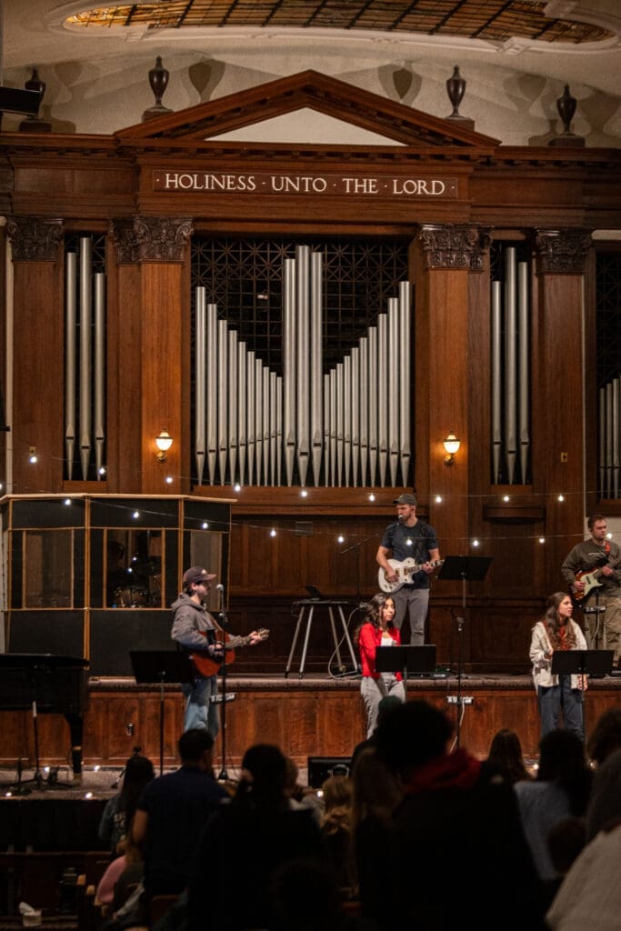 Holiness Unto the Lord at Asbury University Worship Night
