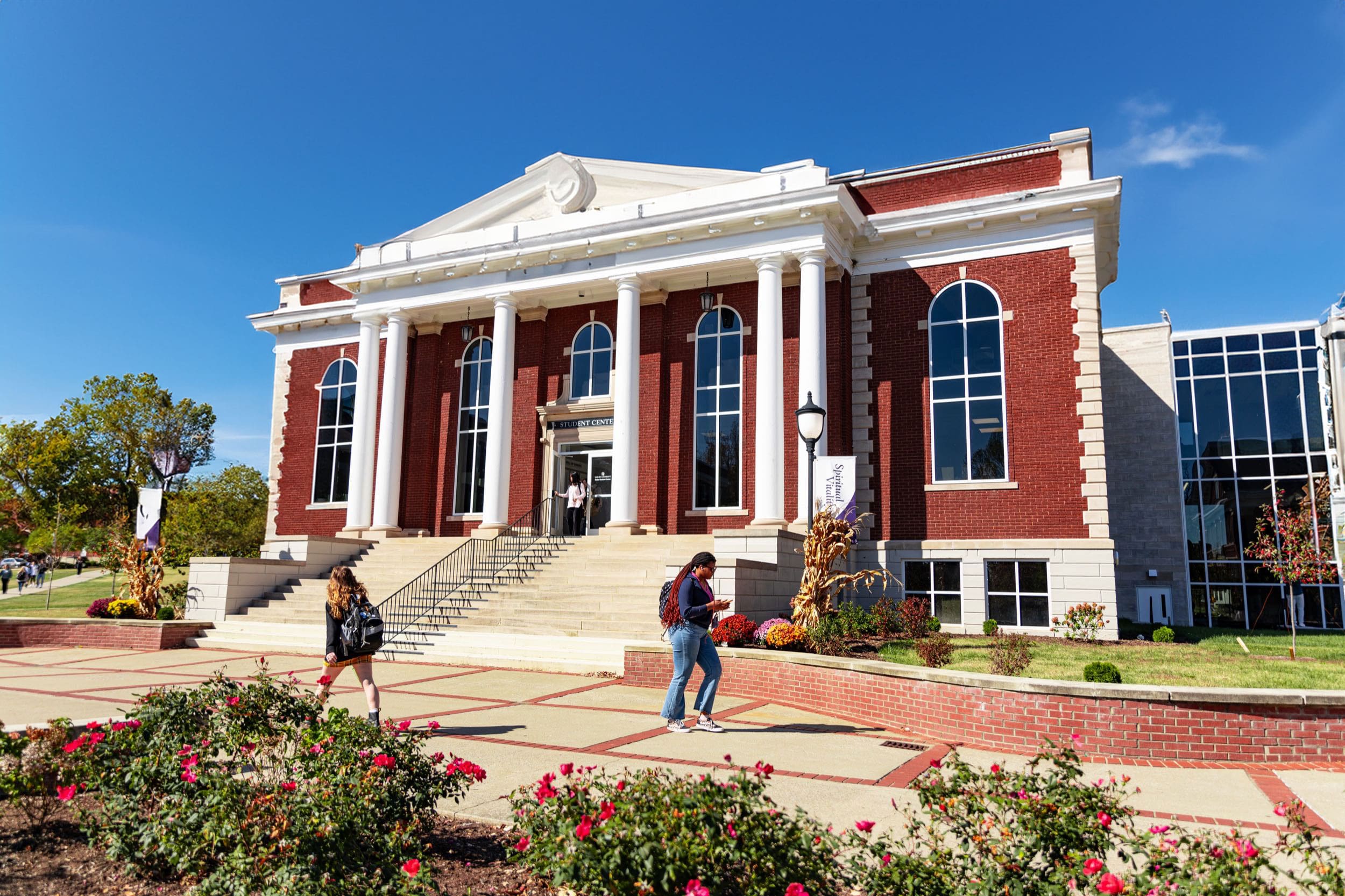 Entrance to Asbury University's Student Center.